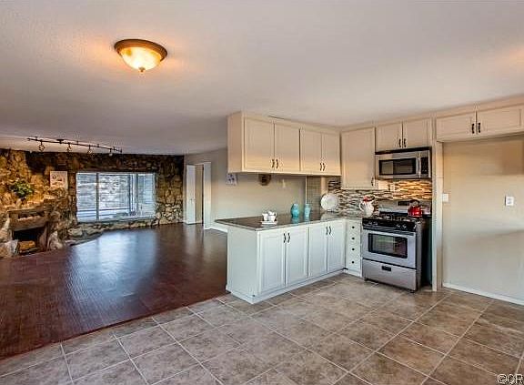 3rd image of 5767 Linda Lee Dr
