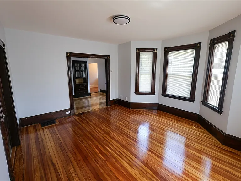50 Thatcher St #2 — Photo 9