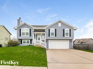 815 Furlong Dr, Raymore, MO 64083