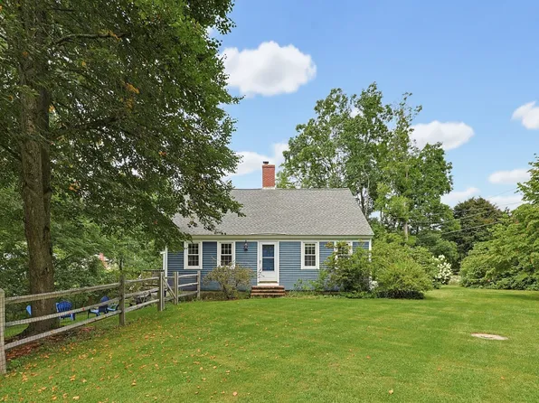 79 Mount Lebanon St, Pepperell, MA 01463