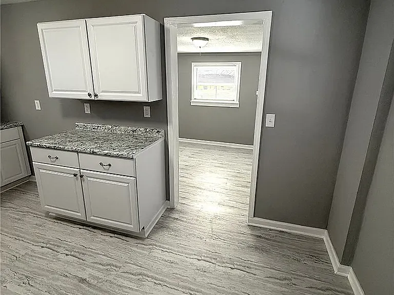390 Cole Ave — Photo 8