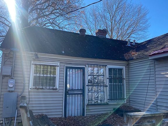 3rd image of 1712 Holly St