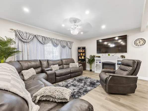 32-30 Anchor Drive image 24 of 33