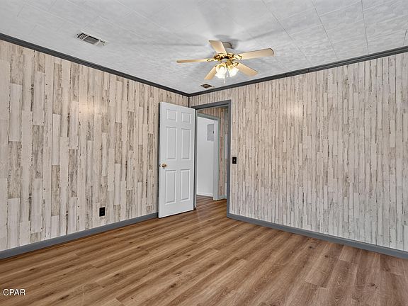 4th image of 2722 Pioneer Rd