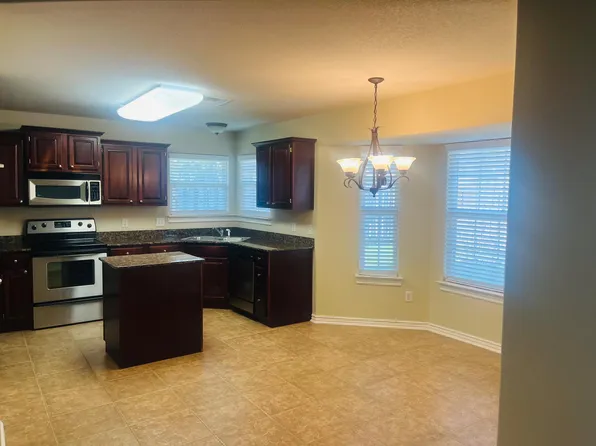 6005 S 39th Pl, Rogers, AR 72758