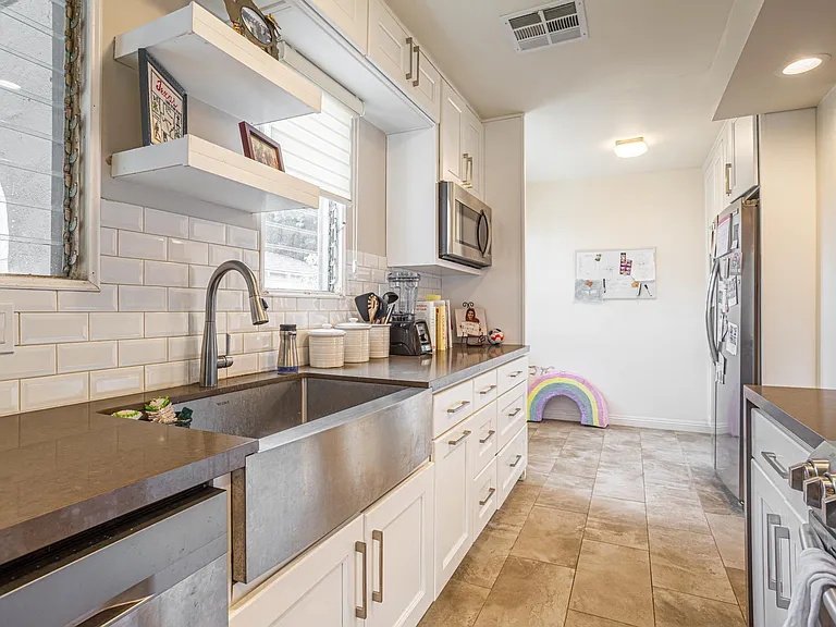 8920 David Ave — Photo 8