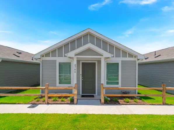 8746 Texas Risinger Dr, Fort Worth, TX 76123