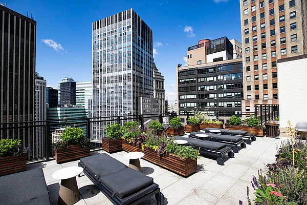 Sold by Corcoran | media 21