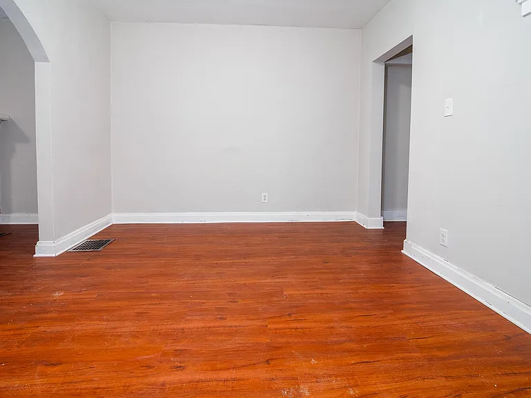 1159 Linwood Ave — Photo 5