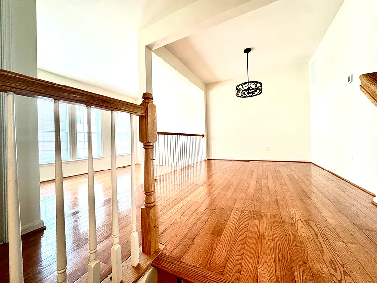 3381 Beechcliff Dr — Photo 6