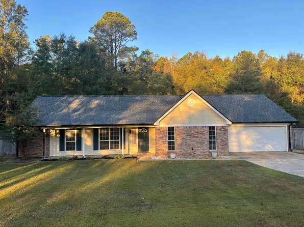 98 Bowling Green Cir, Columbus, MS 39702