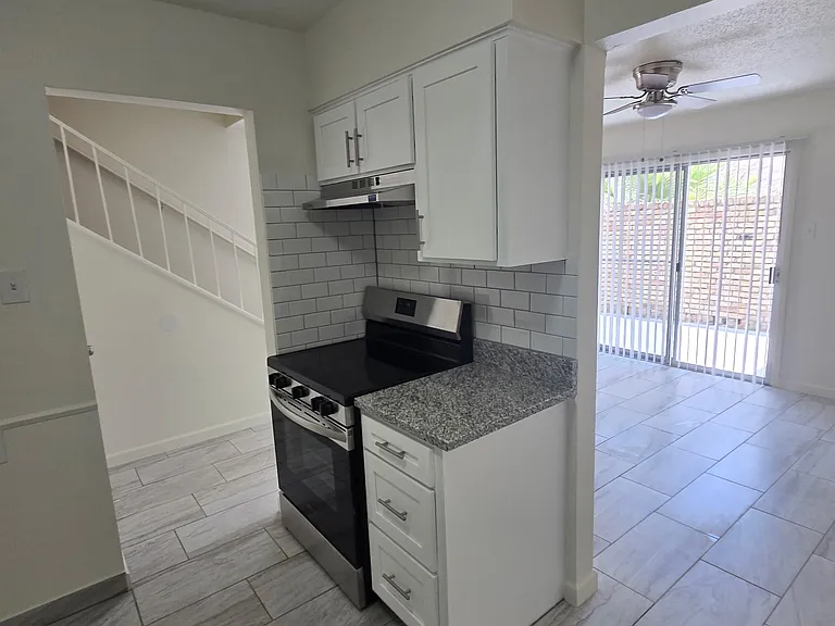 6713 Escondido Dr — Photo 3