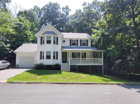 329 Red Cloud Rd, Lusby, MD 20657