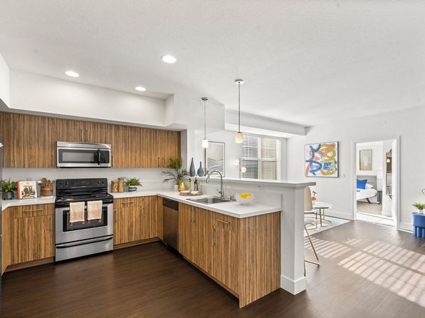 3229 El Camino Real APT 206