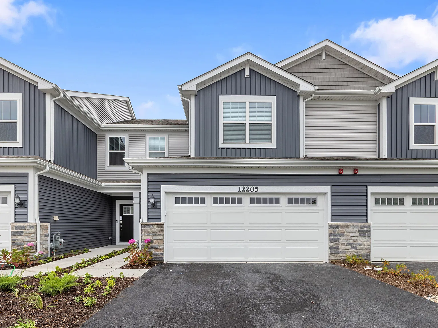 3 bed, 2.5 bath, 1767 sqft, $2,800 — Photo 1