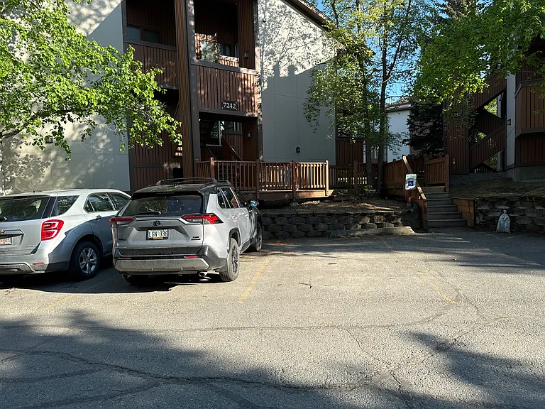 7212 Foxridge Cir #13-D — Photo 12