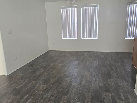 4th image of 1915 N Park Ave #1