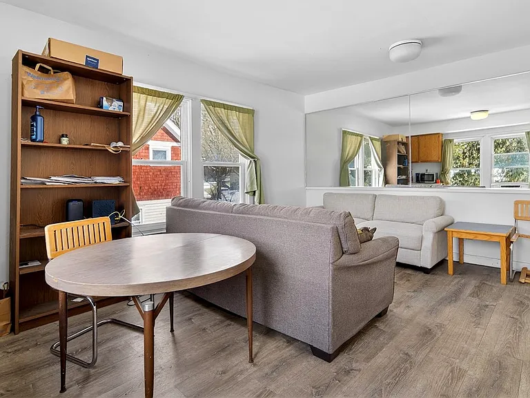 303 Cornell St #B — Photo 4