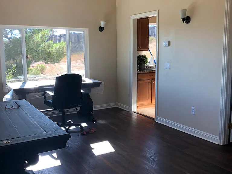 2401 W Victoria Dr — Photo 6