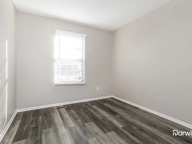 857 Rothrock Dr — Photo 6