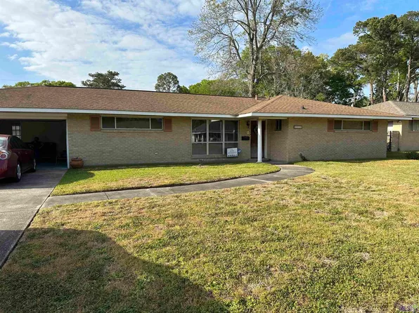 8215 Harry Dr, Baton Rouge, LA 70806