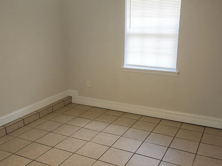 205 Harbor Dr — Photo 11