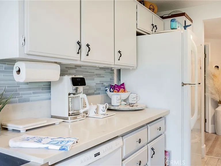 68 Corniche Dr #B — Photo 18