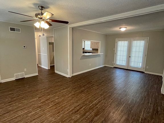 3rd image of 6440 Greenbriar Dr