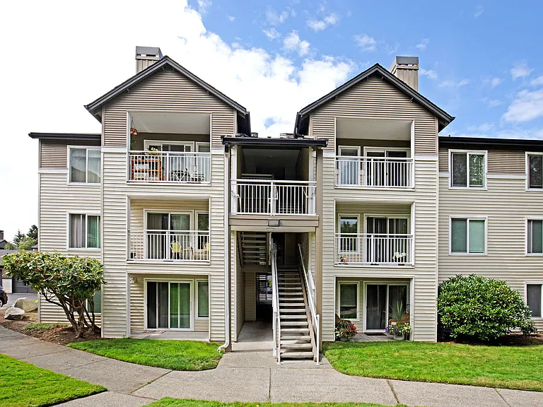 12303 Harbour Pointe Blvd #V202 — Photo 2