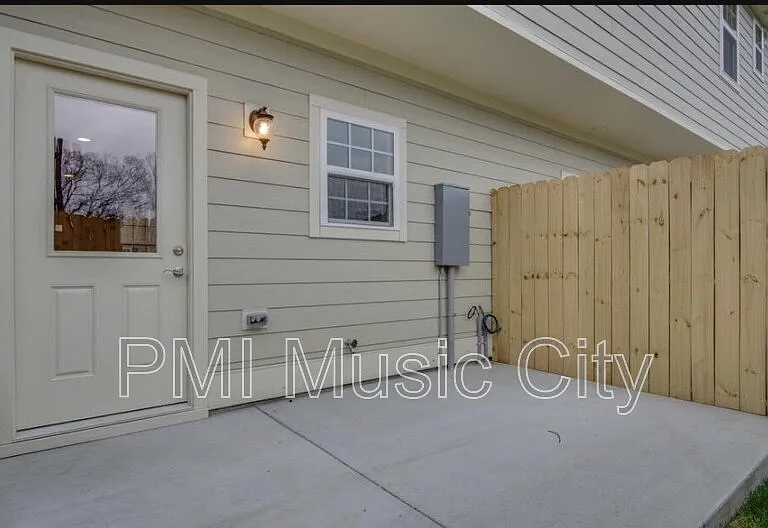121 Porter Ter — Photo 13