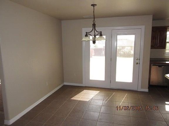 4th image of 405 Lion Dr N