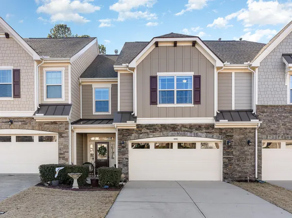 10105 Lynnberry Pl, Raleigh, NC 27617