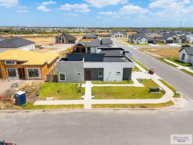 6297 Polanco Dr — Photo 27