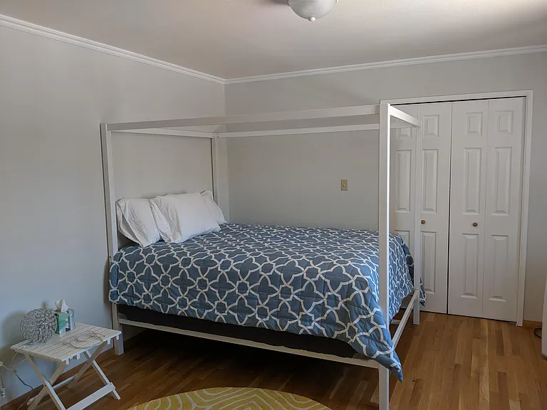 Master bedroom, sealy queen poster bed (hardly used).