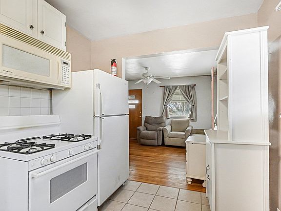 5th image of 1105 S Jefferson St