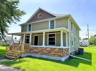 1209 S Beaumont Rd, Prairie Du Chien, WI 53821