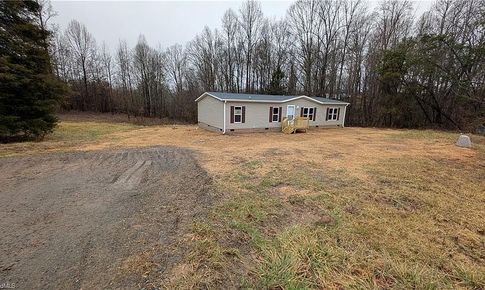 1st image of 320 Pondview Dr