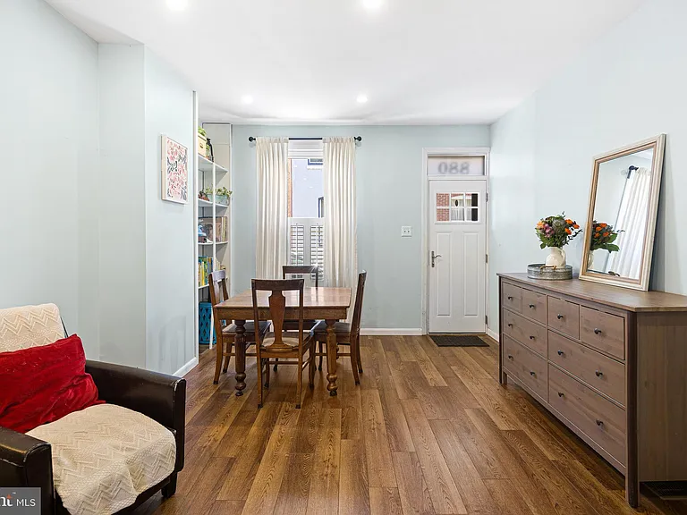 880 N Myrtlewood St — Photo 11
