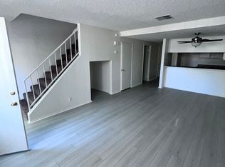 43711 Challenger Way APT 8, Lancaster, CA 93535