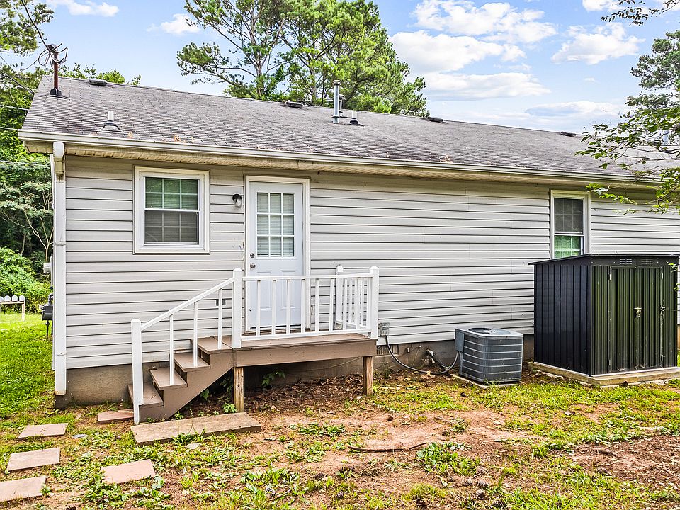 Unit B backyard with storage