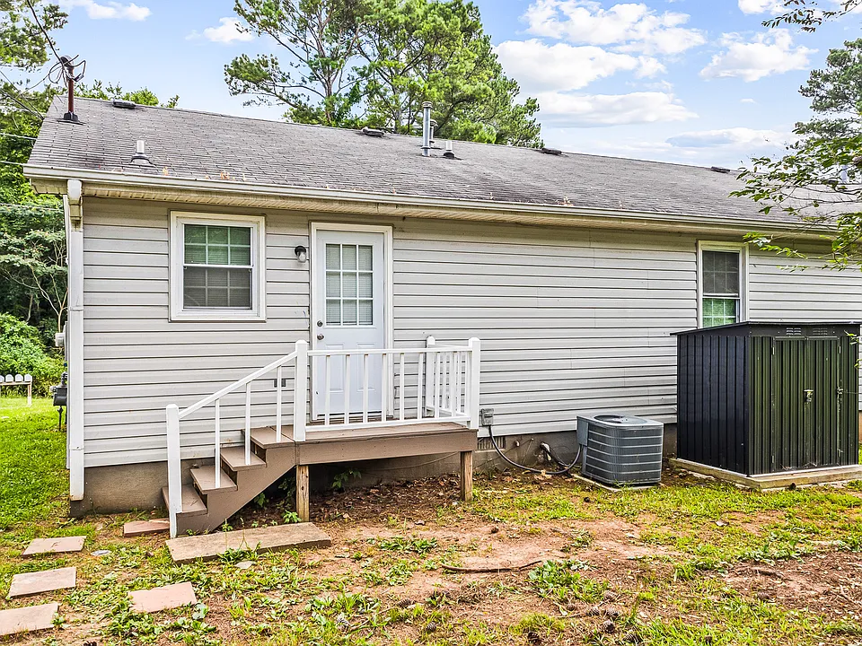 Unit B backyard with storage