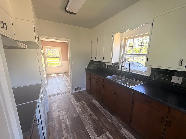 1334 W Highland Blvd — Photo 3