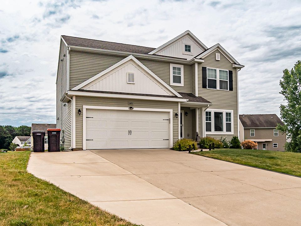 2nd image of 4692 Quaker Hill Dr SE
