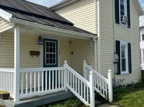 125 W Brown Ave, Carey, OH 43316