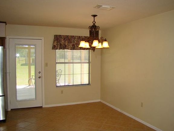 4th image of 240 Creekwood St