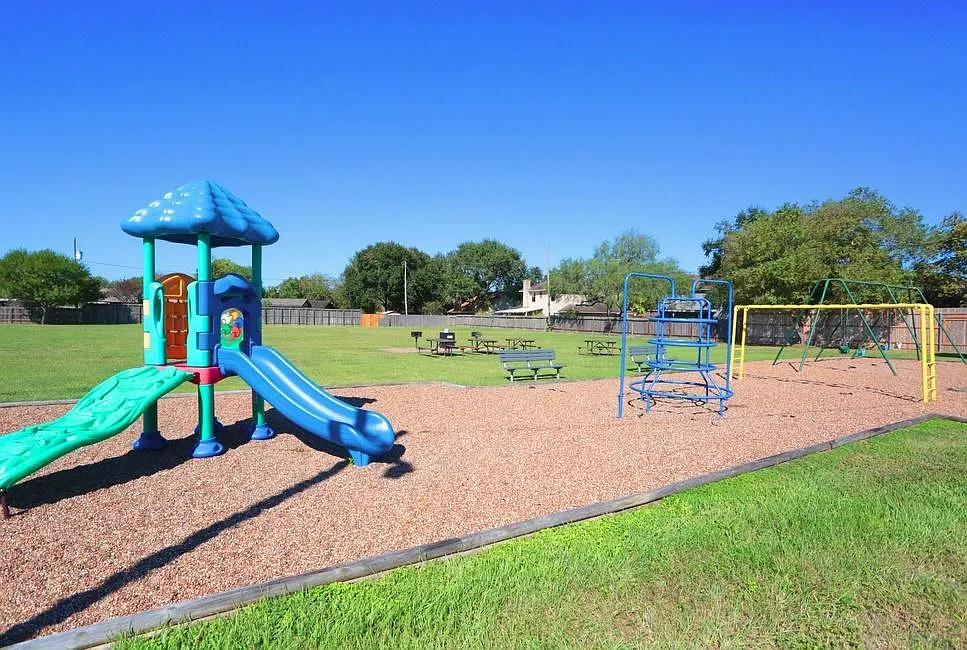 StoneBrook Apartments — Photo 4