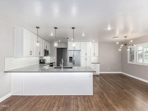 2nd image of 8520 E INDIANOLA Avenue
