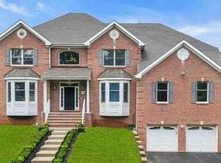 4 Tranquil Ct, Freehold, NJ 07728