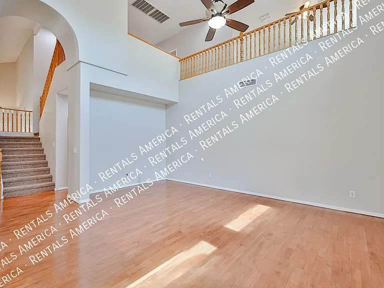 9710 S 45th Ave — Photo 8