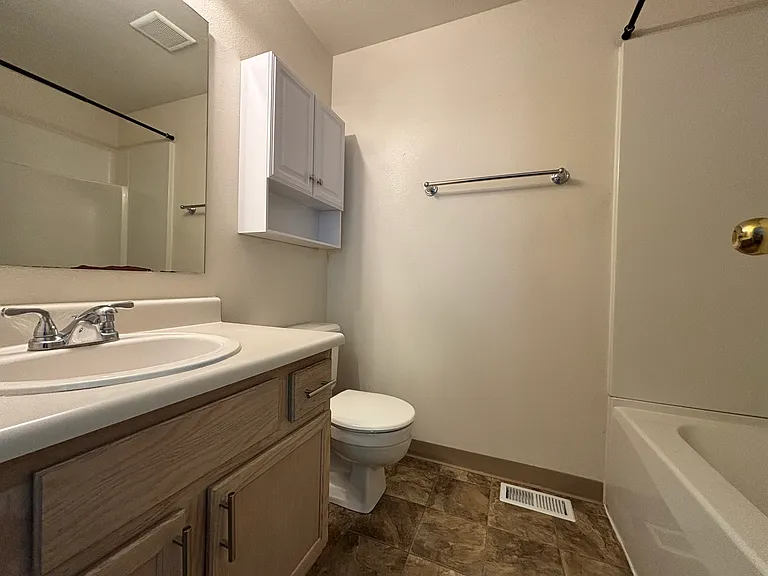 1301 NW Slate Ln #104 — Photo 12